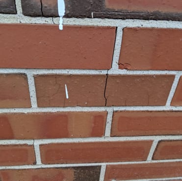 Cracked Brick_Ladson_Portsmouth Cracked Brick_Ladson_Portsmouth